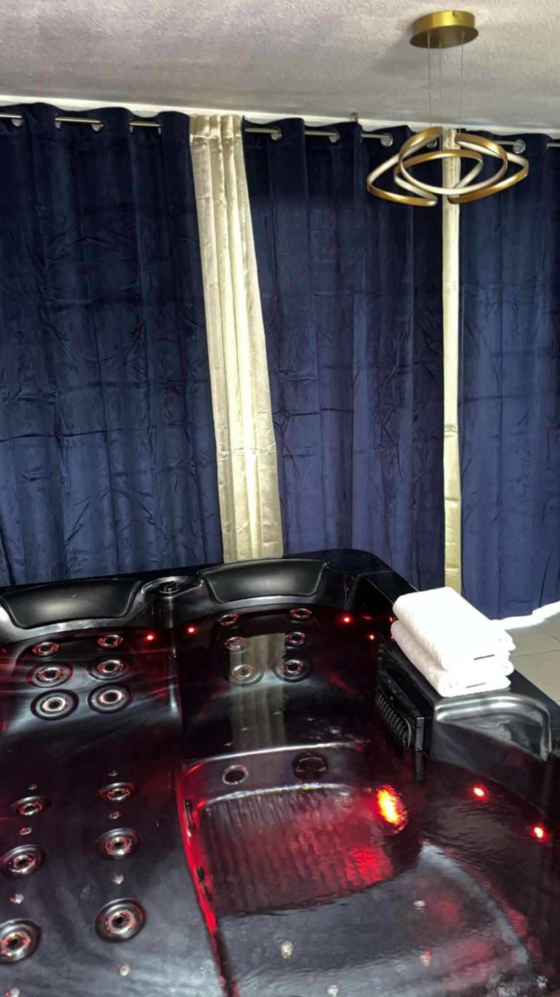 טולוז Suite Jacuzzi "Spa Privatif " Appartement Jacuzzi מראה חיצוני תמונה